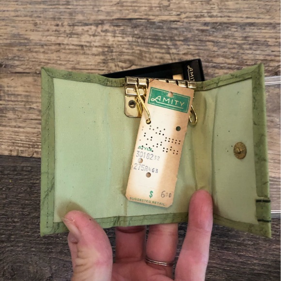 Vintage AMITY Key Case Holder Holds 6 Green Leather In Original Box-NEW - Picture 4 of 5